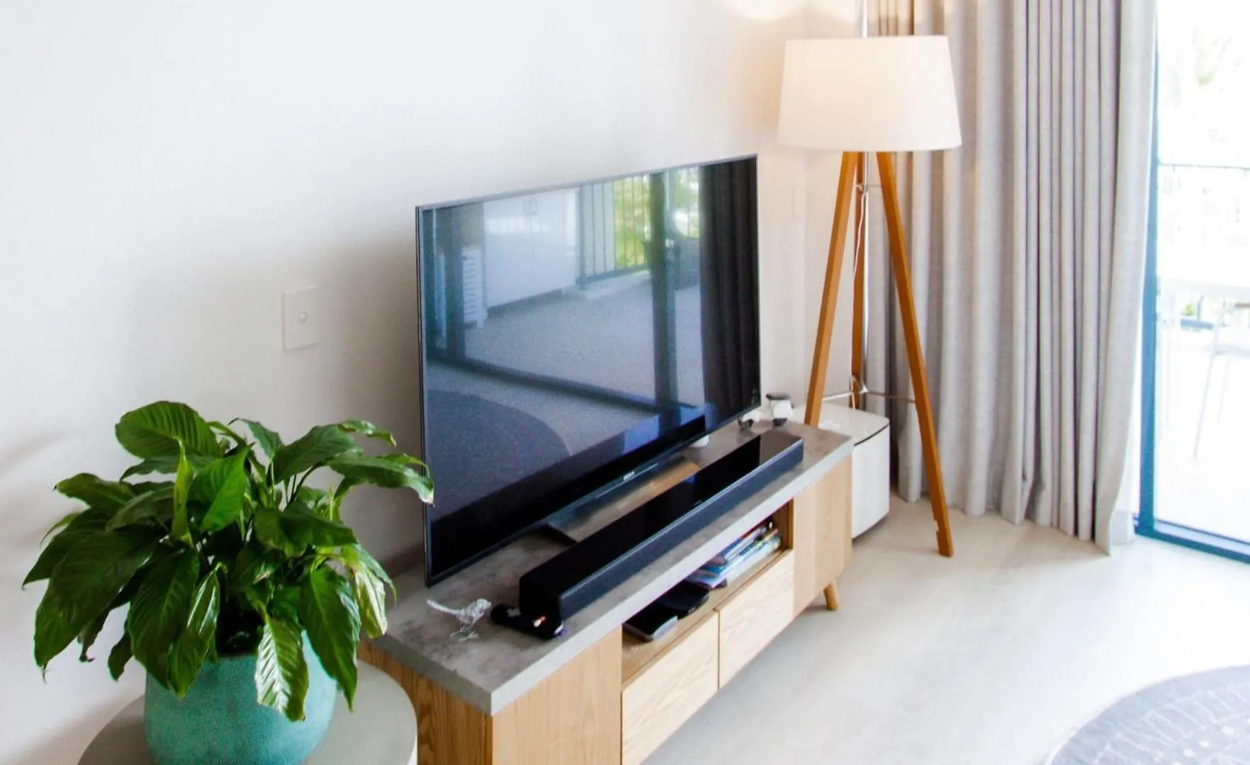 Deluxe Resort Apartment - Sunshine Coast Alexandra Headland Australia
