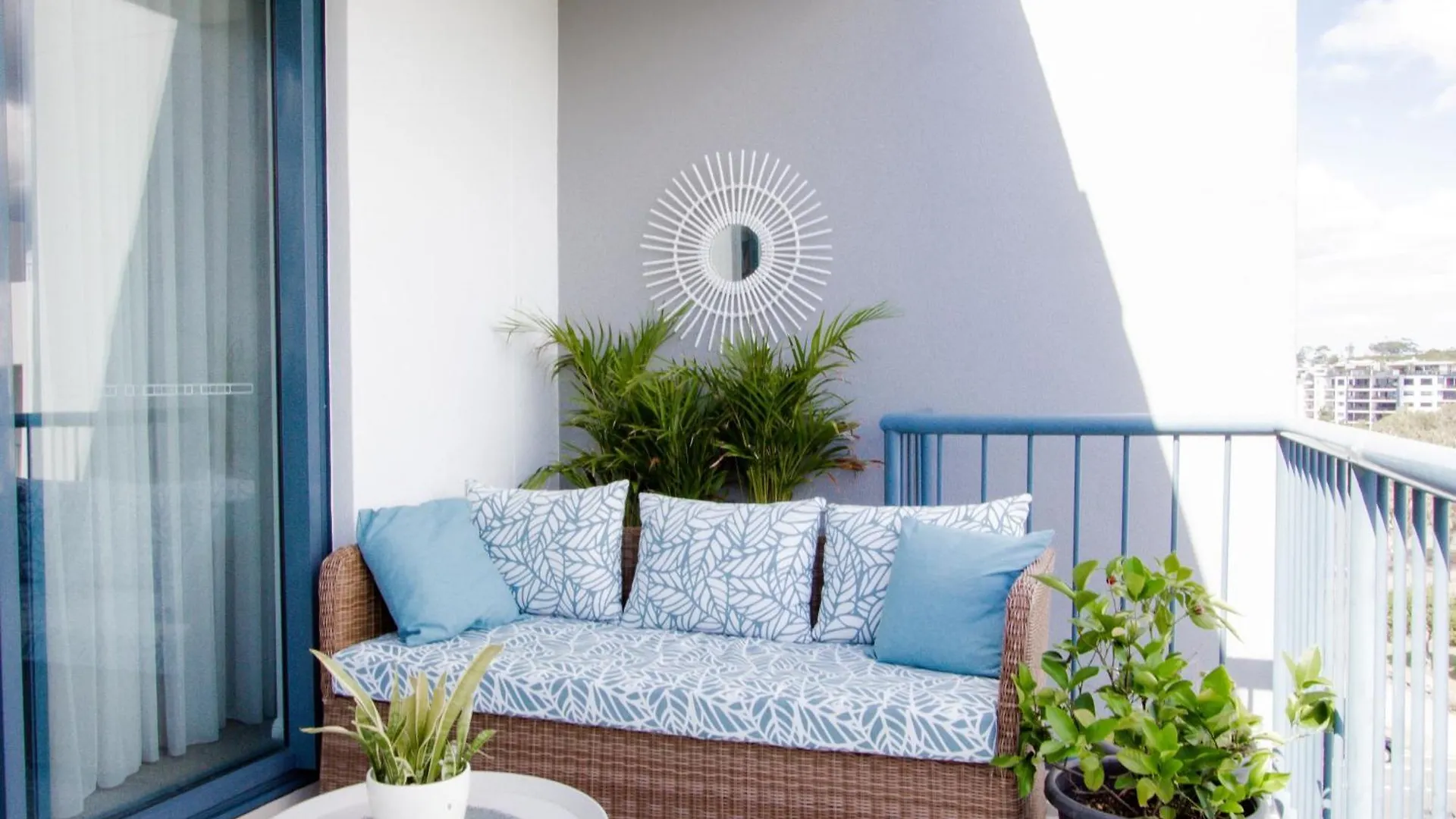 Deluxe Resort Apartment - Sunshine Coast Alexandra Headland