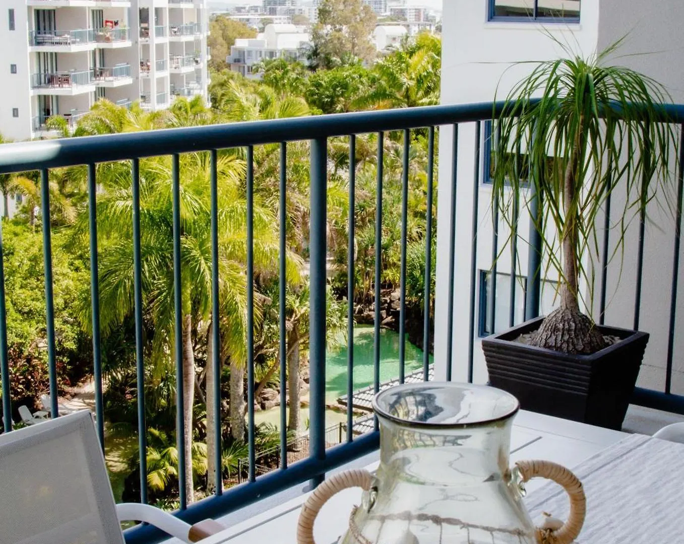 Deluxe Resort Apartment - Sunshine Coast Alexandra Headland